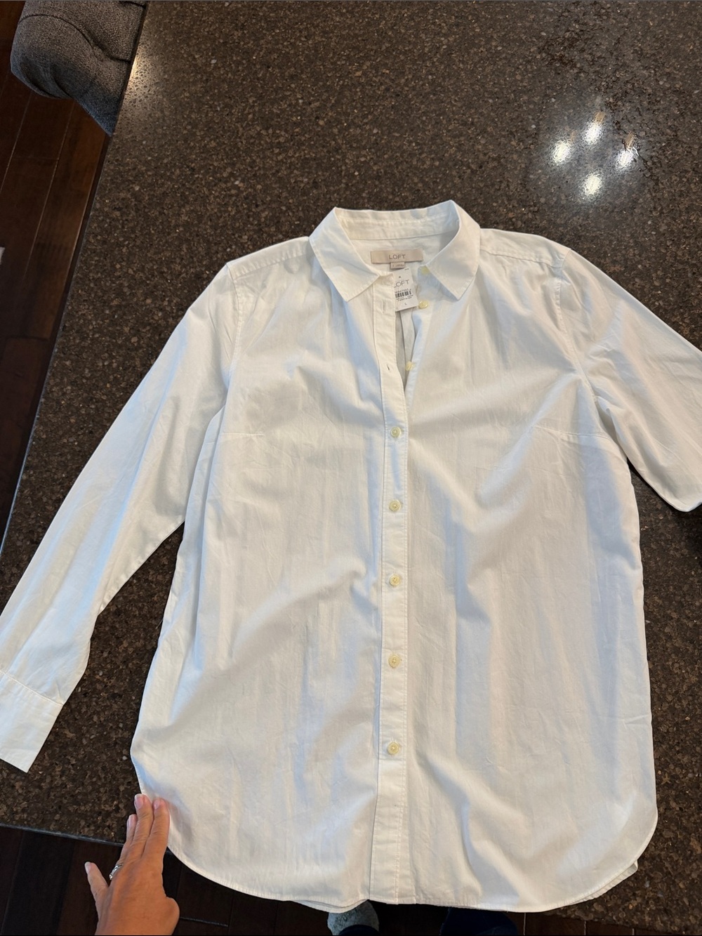 LOFT White Long-Sleeve Casual Button-Down Shirt